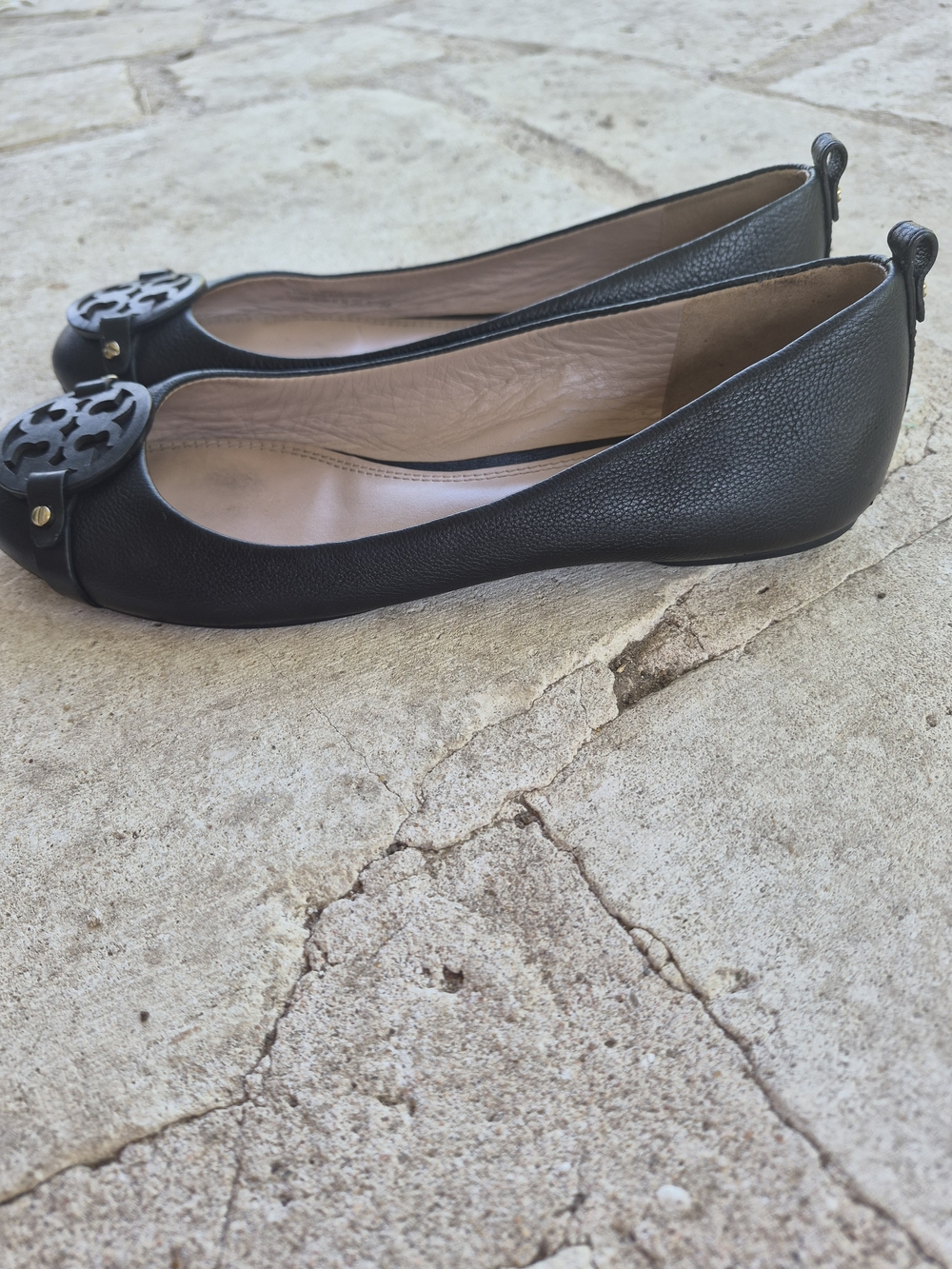 Tory Burch Black Pebbled Leather Logo Ballet Flats Size 8.5 - Picture 6 of 12